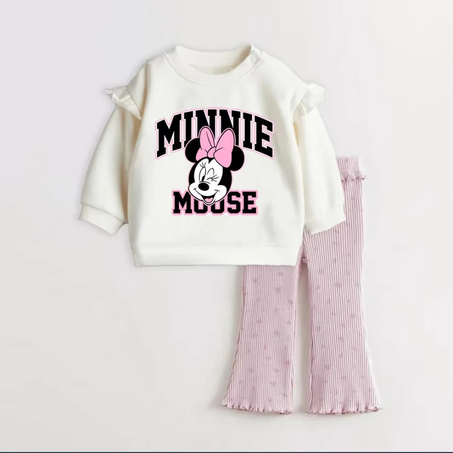 Children's outfit with 'Minnie Mouse' design on a white background